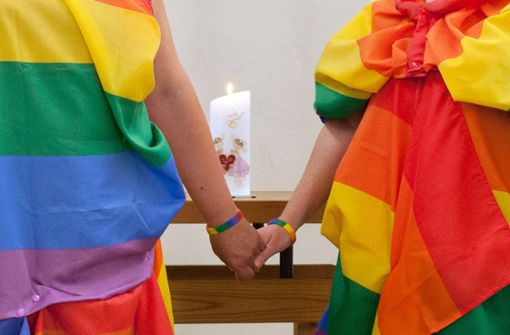 Die öffentliche Segnung gleichgeschlechtlicher Paare ist jetzt auch in Württemberg erlaubt. Foto: epd