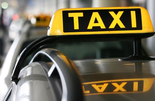 Die Taxifahrer wollen am Montag ihre Arbeit niederlegen. Foto: dpa
