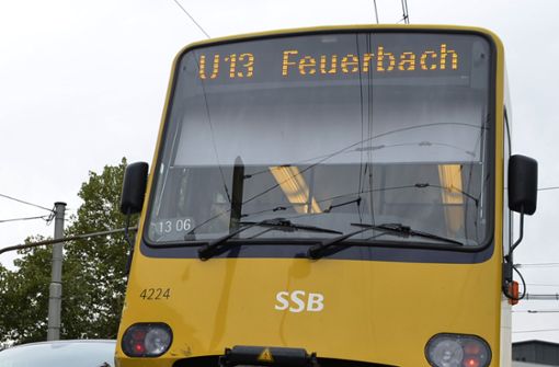 Eine Bahn der Linie U13 ist am Mittwoch in einen Verkehrsunfall verwickelt gewesen. Foto: Andreas Rosar Fotoagentur-Stuttg