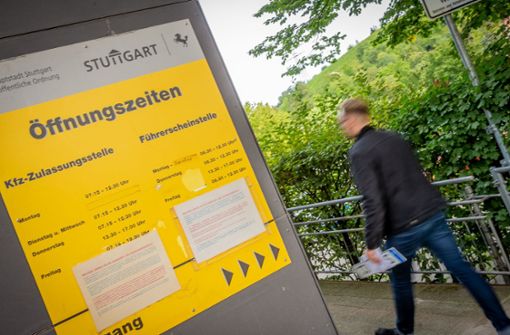 Momentan ist die Führerscheinstelle in Feuerbach wegen Personalmangels überlastet. Nun könnten noch die VVS-Wechsler dazukommen. Foto: Lichtgut/Julian Rettig