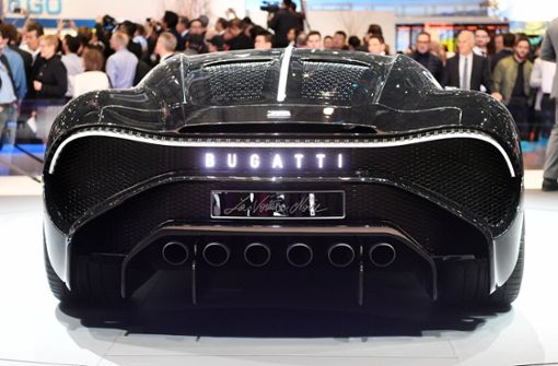 Der Bugatti La Voiture Noire wurde 2019  auf dem Genfer Autosalon präsentiert.  Zwei Jahre später war das Einzelstück  fertig entwickelt und wurde für 16,7 Millionen Euro verkauft. Foto: dpa/Uli Deck