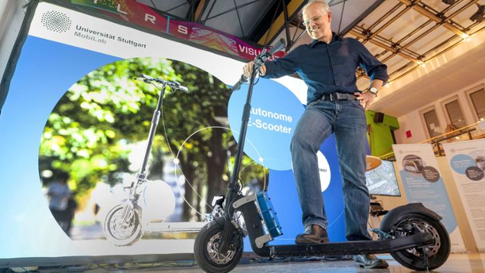 Autonome E-Scooter und intelligente Parkhäuser