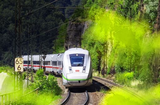 In der Krise: Die Bahn kämpft seit Jahren damit, dass viele Züge unpünktlich sind. Foto: imago/Arnulf Hettrich