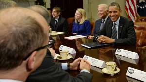 Marissa Mayer von Google, Apple-Boss Tim Cook und weitere Manager von Internetfirmen haben sich mit US-Präsident Barack Obama getroffen. Foto: dpa
