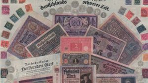 Unter anderem dieses Blatt mit Geldscheinen und Briefmarken, das die damalige Inflation anschaulich macht, wurde in der Zeitkapsel gefunden. Foto: Stadtarchiv Leinfelden-Echterdingen