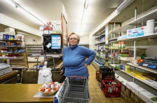 Elisabeth Magro Malosso wickelt in ihrem Laden die letzten Verkäufe ab Foto: Lichtgut/Leif Piechowski