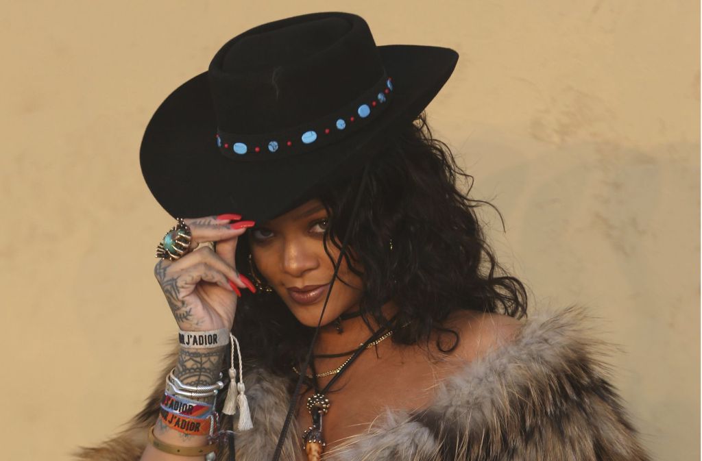 Rihanna kleidete sich für die Dior Show in Kalifornien wie ein Cowgirl