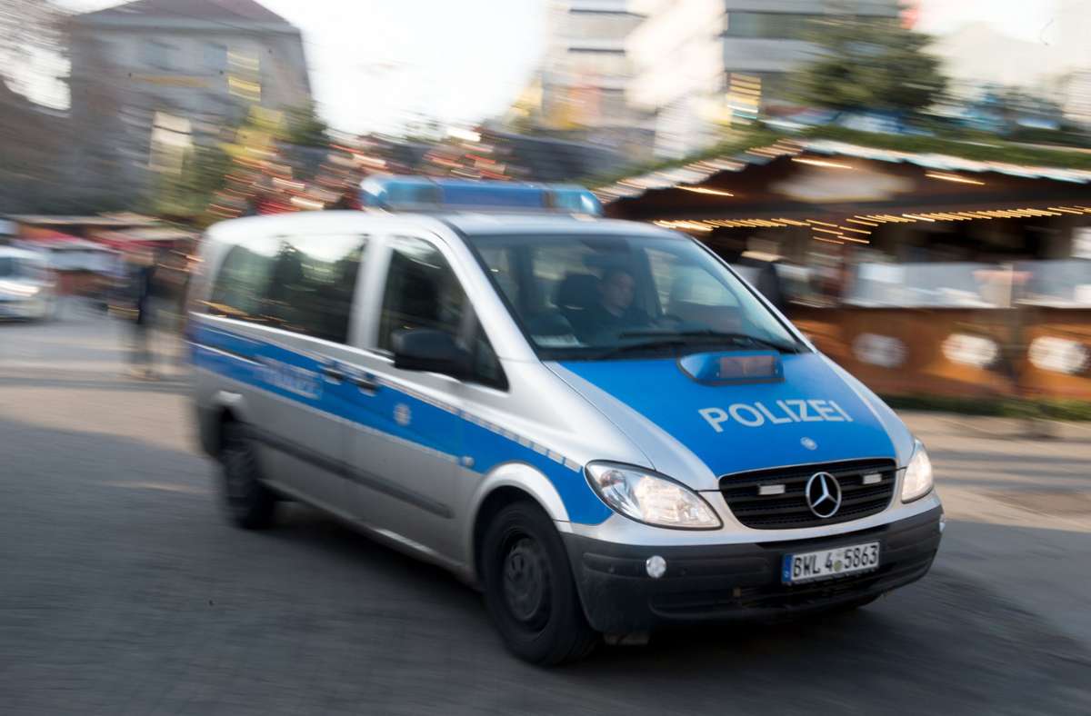 Unfall gebaut und abgehauen. Die Polizei in Leonberg sucht nun Zeugen. Foto: dpa/Lino Mirgeler