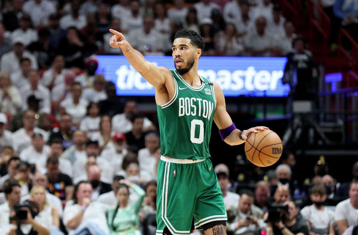 Sieg bei den Miami Heat Boston Celtics treffen in den NBA Finals auf Golden State Warriors