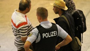 In der Nacht zum Mittwoch greift die Polizei am Hauptbahnhof Stuttgart erneut Menschen aus Syrien und Afghanistan auf. Foto: www.7aktuell.de | Andreas Friedrichs