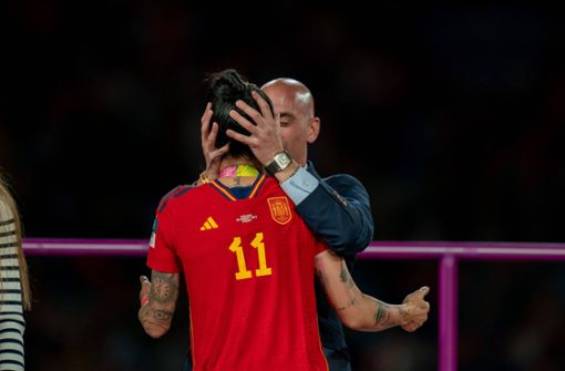Übergriffiges Verhalten zum Trotz – Luis Rubiales  will nicht zurücktreten. Foto: IMAGO/Sports Press Photo/IMAGO/Noe Llamas / SPP