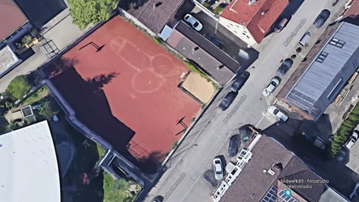 Google Maps zeigt Riesen-Penis auf Ulmer Basketballfeld