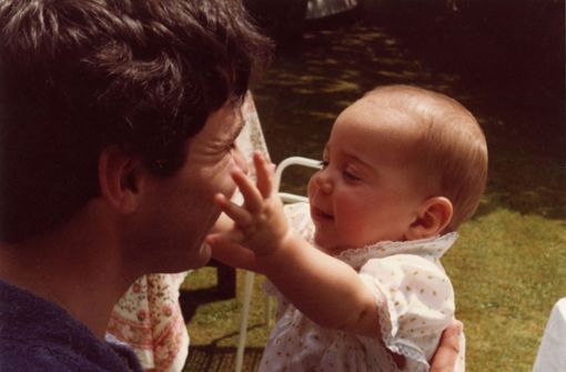 Prinzessin Kate als Baby mit ihrem Vater Michael Middleton – dieses Bild teilte die 41-Jährige am Wochenende auf Instagram. Foto: AFP/HANDOUT/The Middleton Family