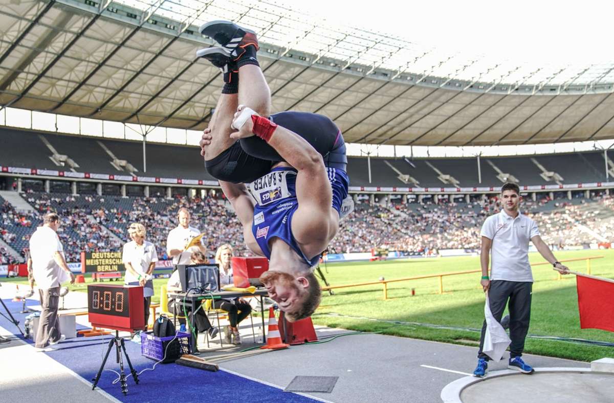 Unvergessener Sieger-Salto: Simon Bayer nach dem Gewinn seines ersten deutschen Meistertitels 2019 in Berlin