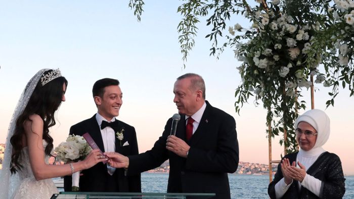 Mesut Özil feiert glamouröse Hochzeit in Istanbul