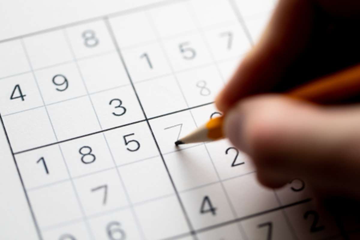 Wer eine anspruchsvolle Denksport-Aufgabe sucht, ist bei unseren Online-Sudoku genau richtig. Foto: shutterstock.com / Duntrune Studios