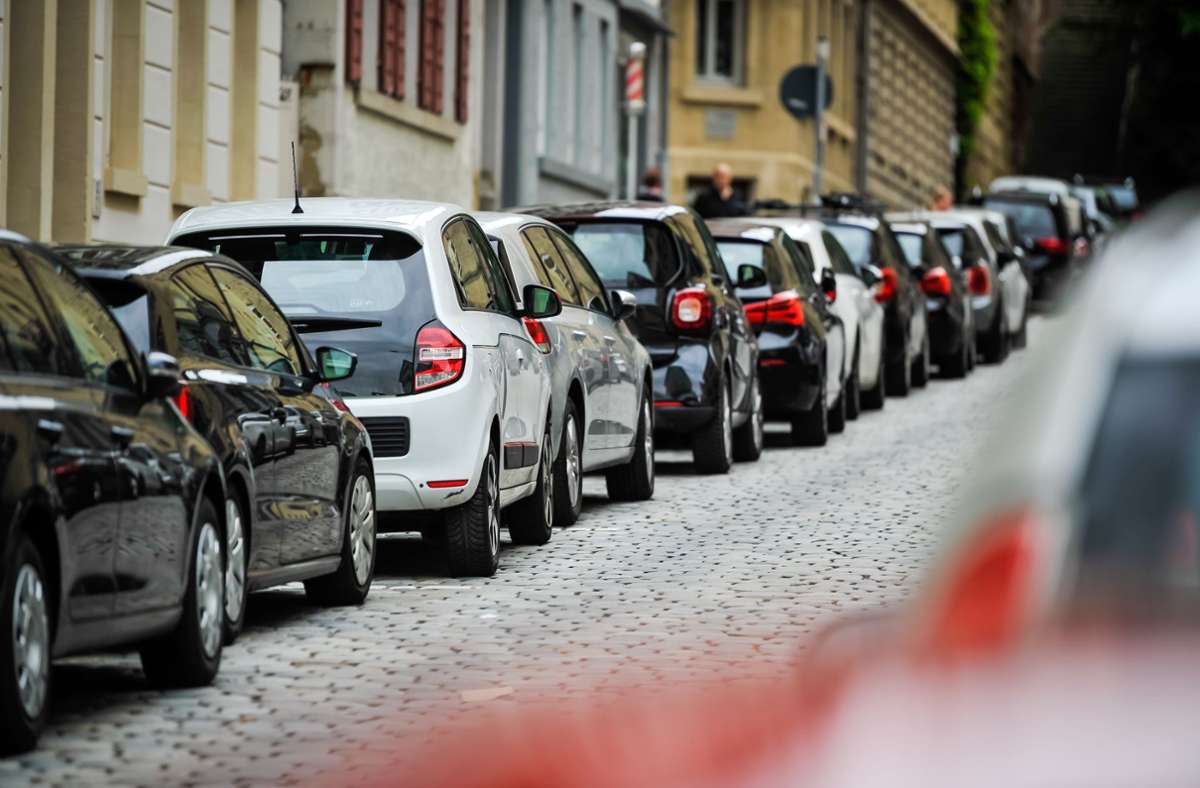 In Stuttgart hat die Zahl der Fahrzeuge 2021 abgenommen. Zuvor hatte die Zulassungszahl immer neue Höhen erklommen. Foto: Lichtgut/Max Kovalenko