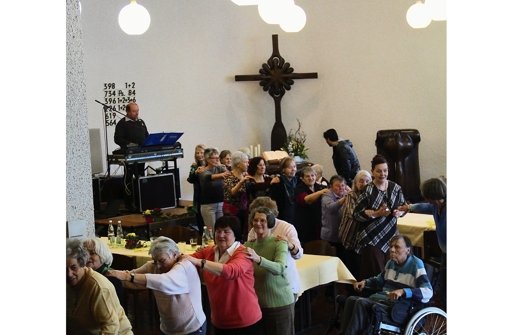 Zum Tanzcafé in die Lutherkirche kamen bislang immer 80 bis 100 Gäste. Foto: Ströbele