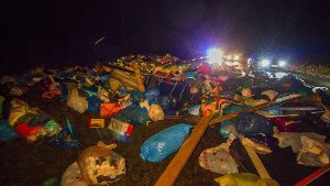 Acht Tonnen Altkleidung bei Kleinaspach im Graben gelandet