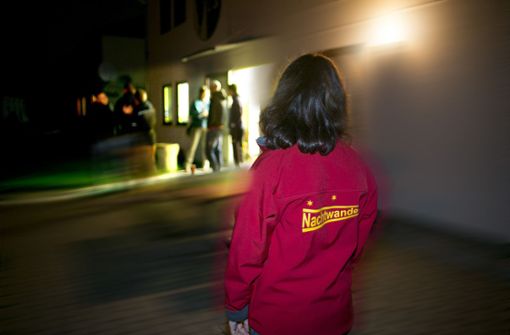 Nachtwanderer suchen den Kontakt mit Jugendlichen  an deren Treffpunkten. Foto: dpa/Carmen Jaspersen