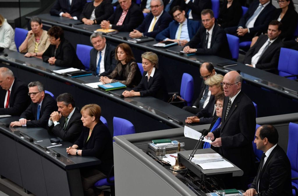 Bundestagspräsident Norbert Lammert erinnerte auch an Niederlagen und Schwächen des ehemaligen Bundeskanzlers in einer Gedenkfeier des Bundestags.