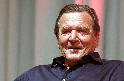 Der ehemalige Bundeskanzler Gerhard Schröder bekennt sich zu seinem Einstieg beim russischen Ölkonzerns Rosneft. Foto: dpa