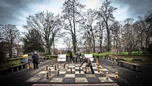 Das Schachspiel um die Villa Berg geht auch in diesem Jahr weiter, mattgesetzt ist bis jetzt aber nur das Gebäude selbst. Foto: Achim Zweygarth