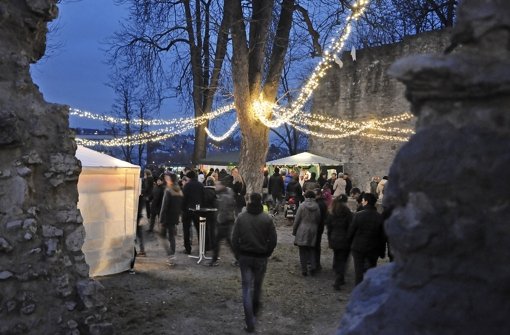 Der Hofener Weihnachtsmarkt gilt als besonders stimmungsvoll – und steht wegen hoher Auflagen jetzt vor dem Aus. Foto: Georg Linsenmann