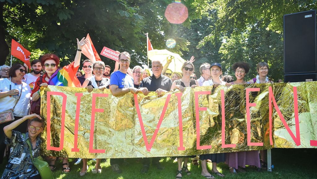 Protest gegen Kultur-Anfrage in Stuttgart: Demonstranten fordern  „klare Kante“ gegen AfD