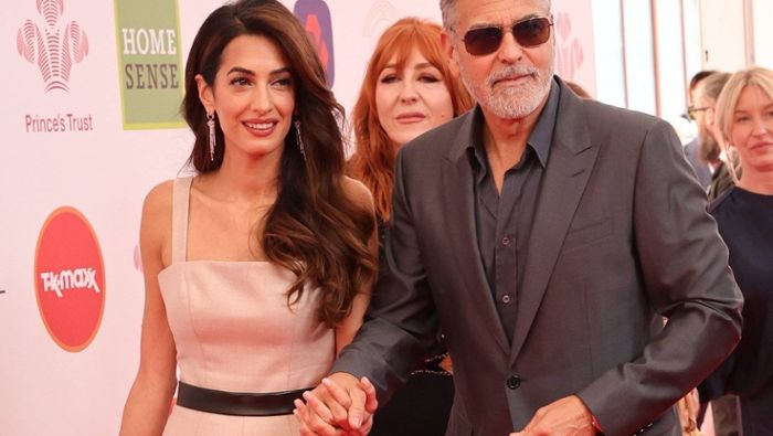 George und Amal Clooney händchenhaltend bei den Prince's Trust Awards
