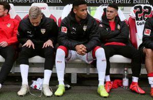 Zuletzt saßen Timo Baumgartl (li.) und Erik Thommy (re.) in der Bundesliga nur auf der Bank des VfB Stuttgart. Foto: Baumann