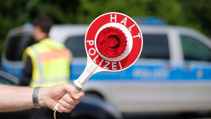 Polizei stoppt Verkehrssünder am Neckartor