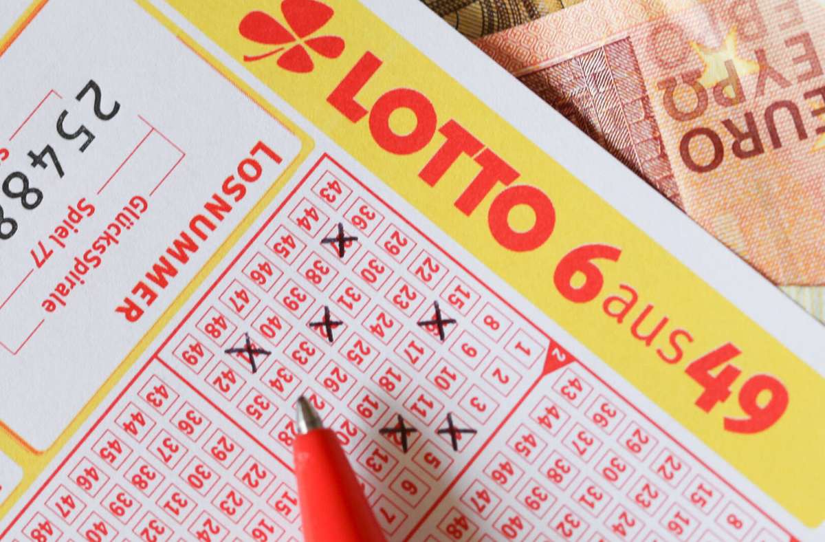 Tippt man sechs Zahlen und die Superzahl richtig, knackt man beim Lotto 6aus49 den Jackpot. Foto: imago images/Eibner/Fleig/Eibner-Pressefoto