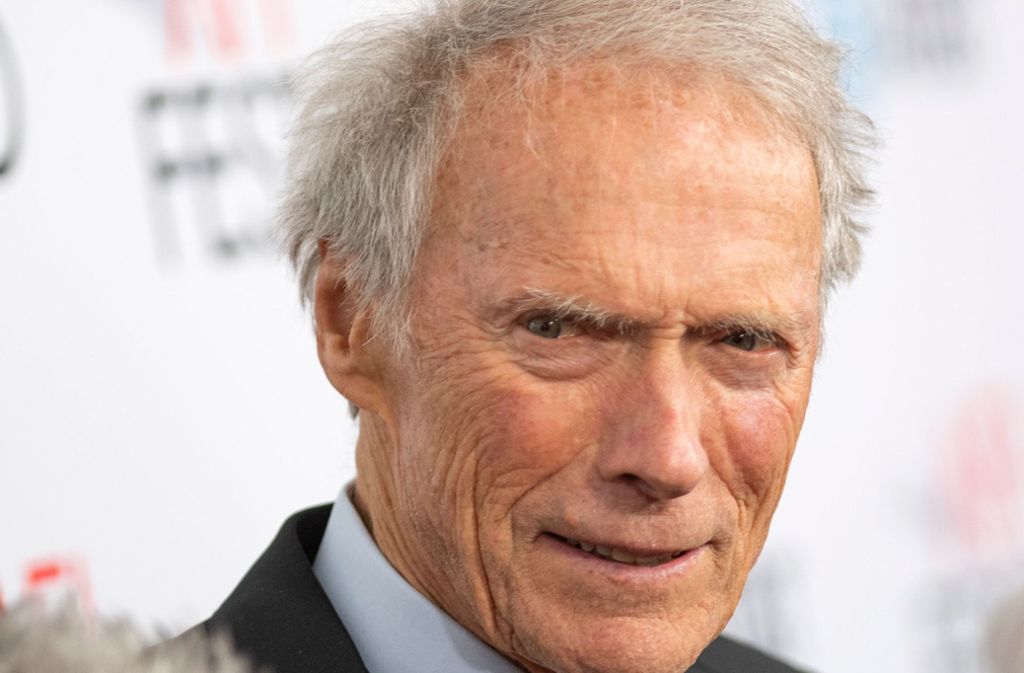 Ein paar Fältchen mehr, aber der alte Blick: Clint Eastwood wird neunzig. Foto: AFP/Valerie Macon