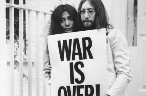 John Lennon und Yoko Ono 1969 in London. Foto: mago stock&people