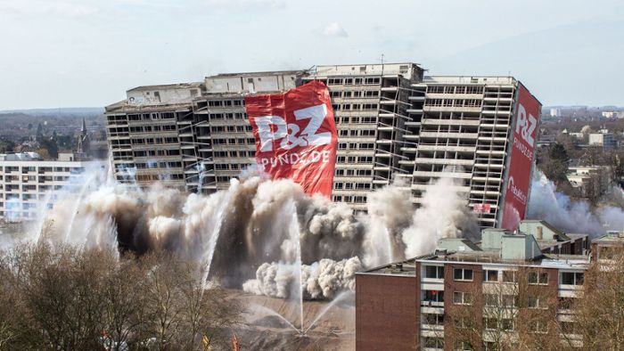 Wohnblock in Duisburg gesprengt