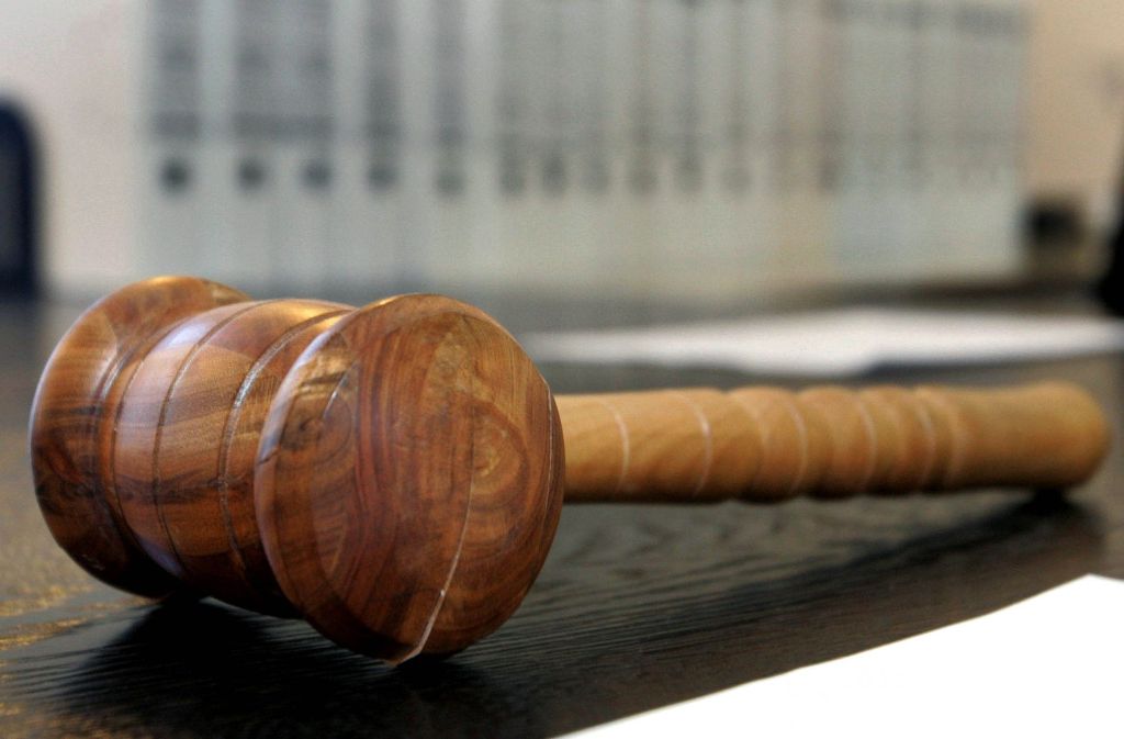 Die Richter des Landgericht Karlsruhe haben den 67-Jährigen zu zwölf Jahren Haft verurteilt. Foto: dpa