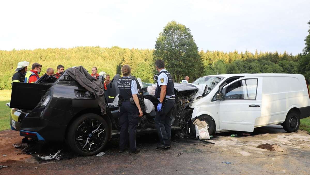 Ein Toter, neun Schwerverletzte: Wer lenkte das Testauto in den verheerenden Unfall bei Römerstein?