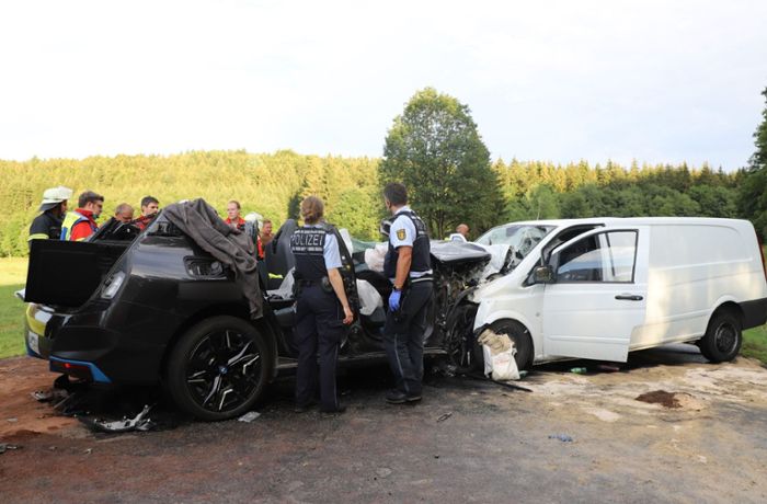 Ein Toter, neun Schwerverletzte: Wer lenkte das Testauto in den verheerenden Unfall bei Römerstein?