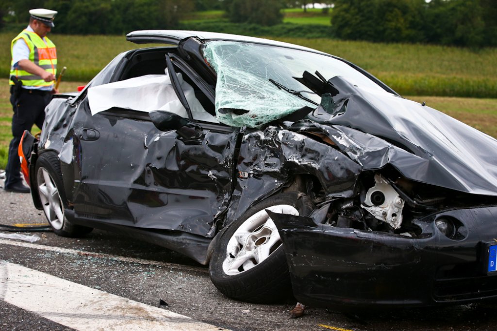 Ein schwerer Autounfall nahe Backnang kostet ein Menschenleben.