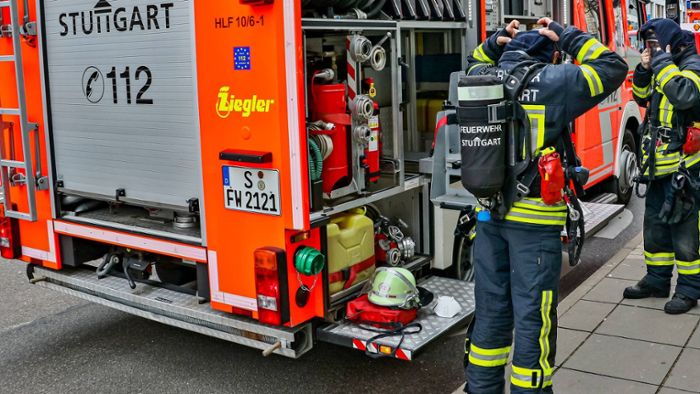 Brand in Stuttgart: Zwei 20-Jährige durch Feuer in Küche verletzt