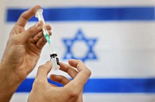 Ein Drittel der Bevölkerung in Israel hat schon die zweite Impfung hinter sich. Damit steht das kleine Land weltweit an der Spitze. Foto: dpa/Tsafrir Abayov