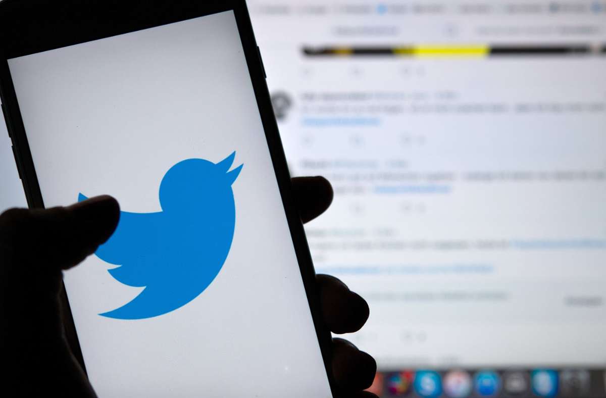 Mit einer neuen Funktion möchte Twitter gegen Beleidigungen auf seiner Plattform vorgehen. Foto: dpa/Monika Skolimowska
