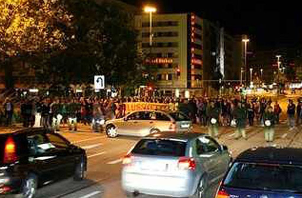 Die Demonstration am Freitagabend. Foto: Beytekin