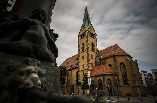 Ein 56-Jähriger ist vor der Leonhardskirche in Stuttgart Opfer eines Raubüberfalls geworden. Foto: Lichtgut/Max Kovalenko