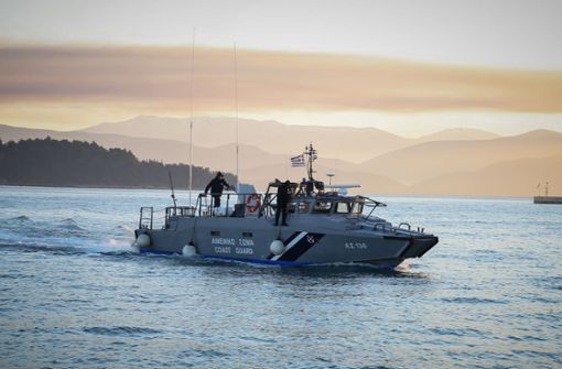 Schiff der griechischen Küstenwache – nach Behördenangaben konnten 41 Menschen gerettet werden. (Archivbild) Foto: dpa/Eurokinissi