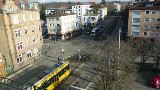 Laut SSB ist die  Kreuzung Daimler-/Waiblinger Straße ein Unfallschwerpunkt und das größte Problem im ganzen Netz. Foto: Uli Nagel