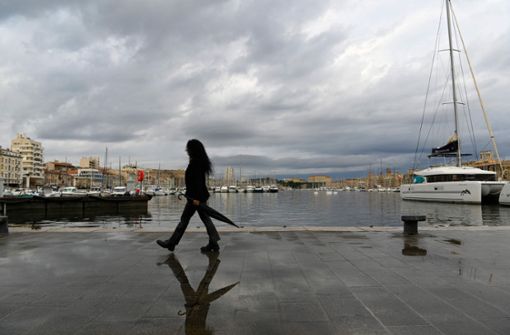 Marseilles Bürgermeister Benoît Payan rief am Montag dazu auf, das Haus möglichst nicht zu verlassen. Foto: AFP/NICOLAS TUCAT