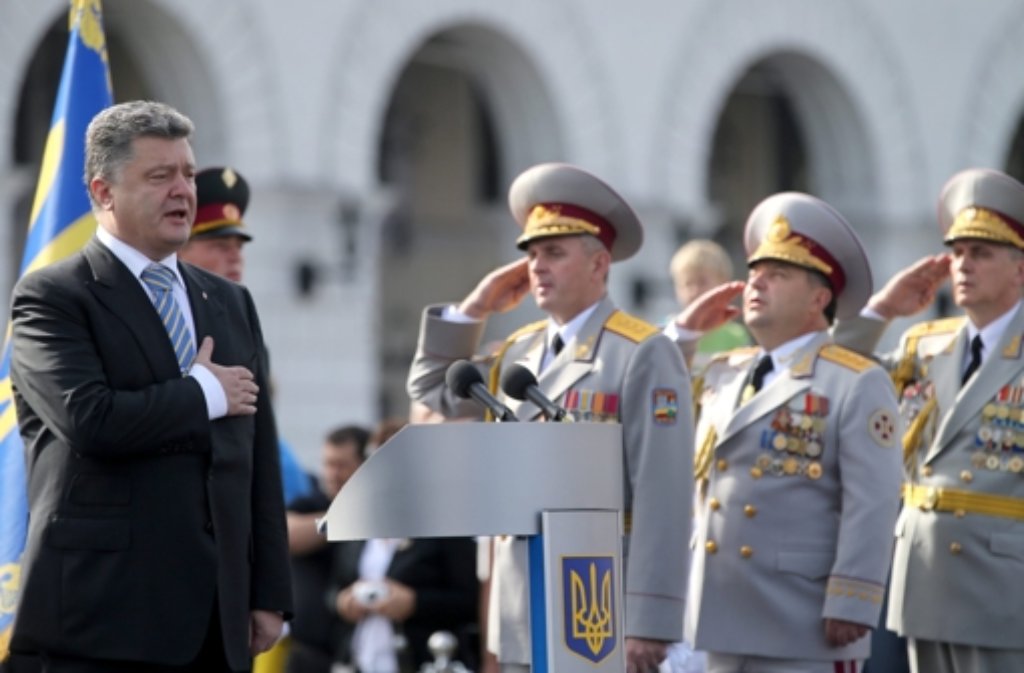 Im Beisein des Oberbefehlshabers Petro Poroschenko hat die Ukraine in Kiew ihre Unabhängigkeit mit einer Militärparade gefeiert.