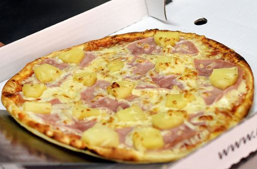Ein Mann erbeutete am Sonntagnachmittag eine Pizza von einem Pizzalieferanten. (Symbolbild) Foto: dpa